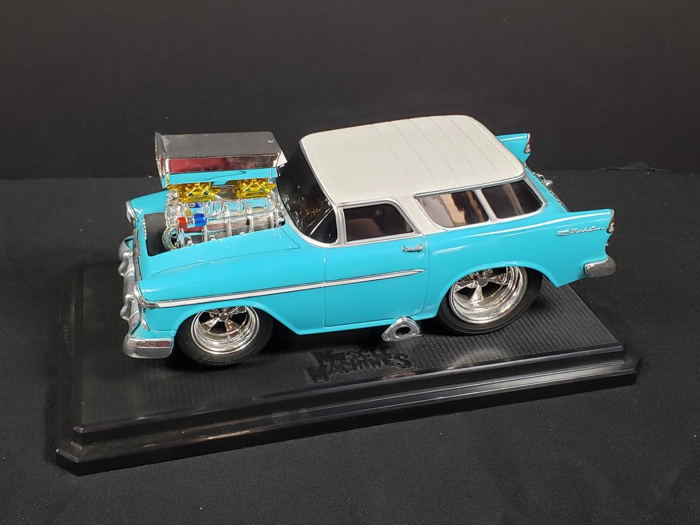 Muscle Machines Bel Air Custom Wagon Die-Cast Model