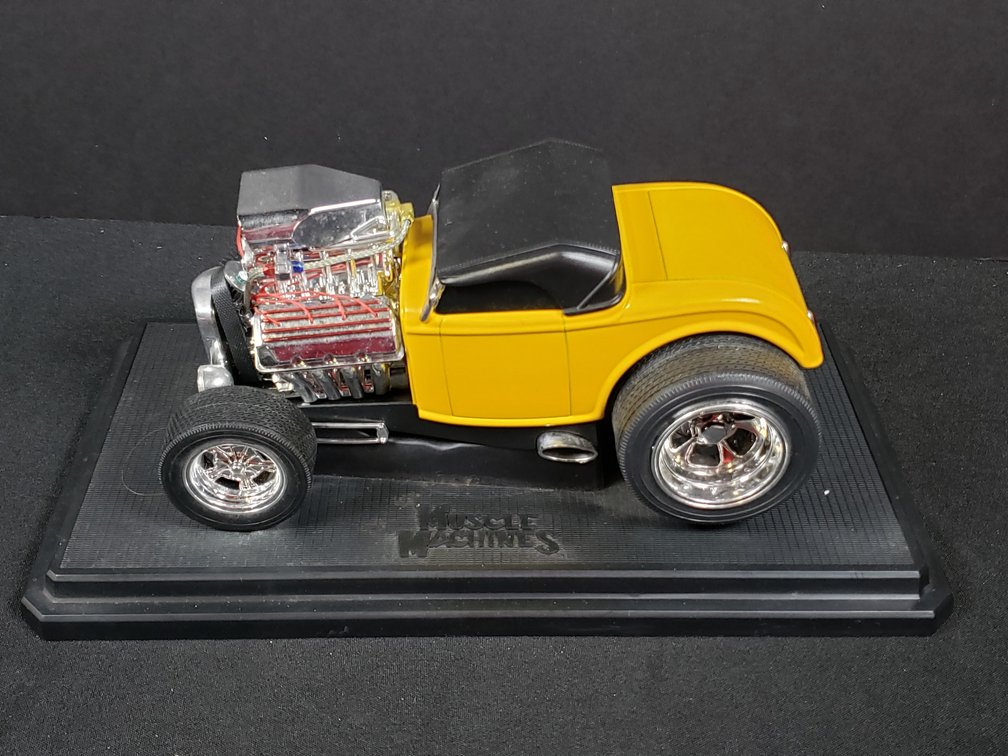 Muscle Machines Yellow Hot Rod Model Car