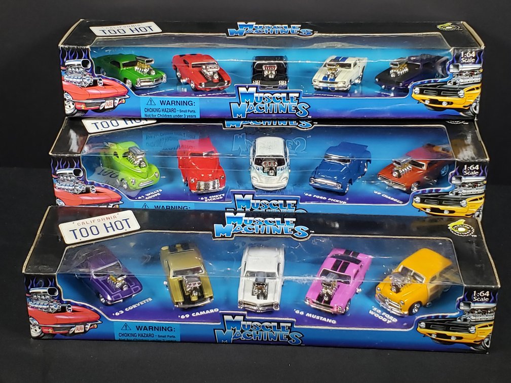 Muscle Machines California Too Hot 1:64 Scale Die-Cast Sets