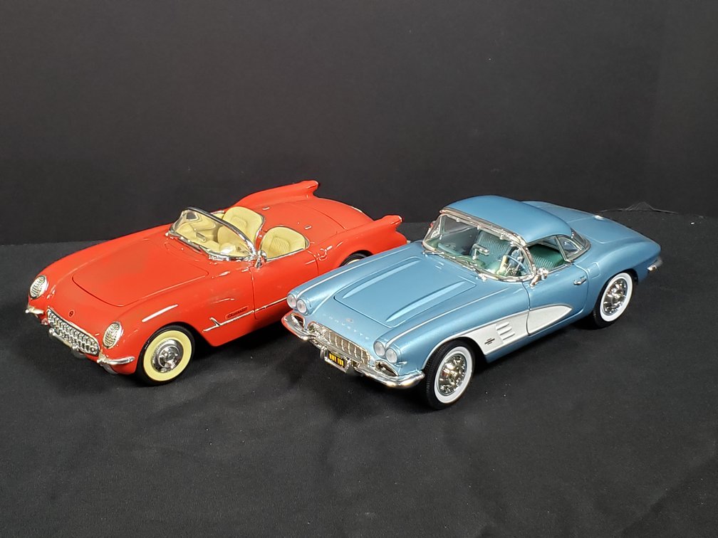 Chevrolet Corvette 1/18 Scale Diecast Model Cars