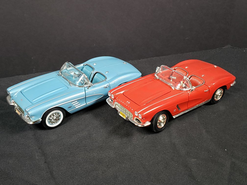 ERTL 1/18 Scale 1961 and 1962 Corvette Convertible Models