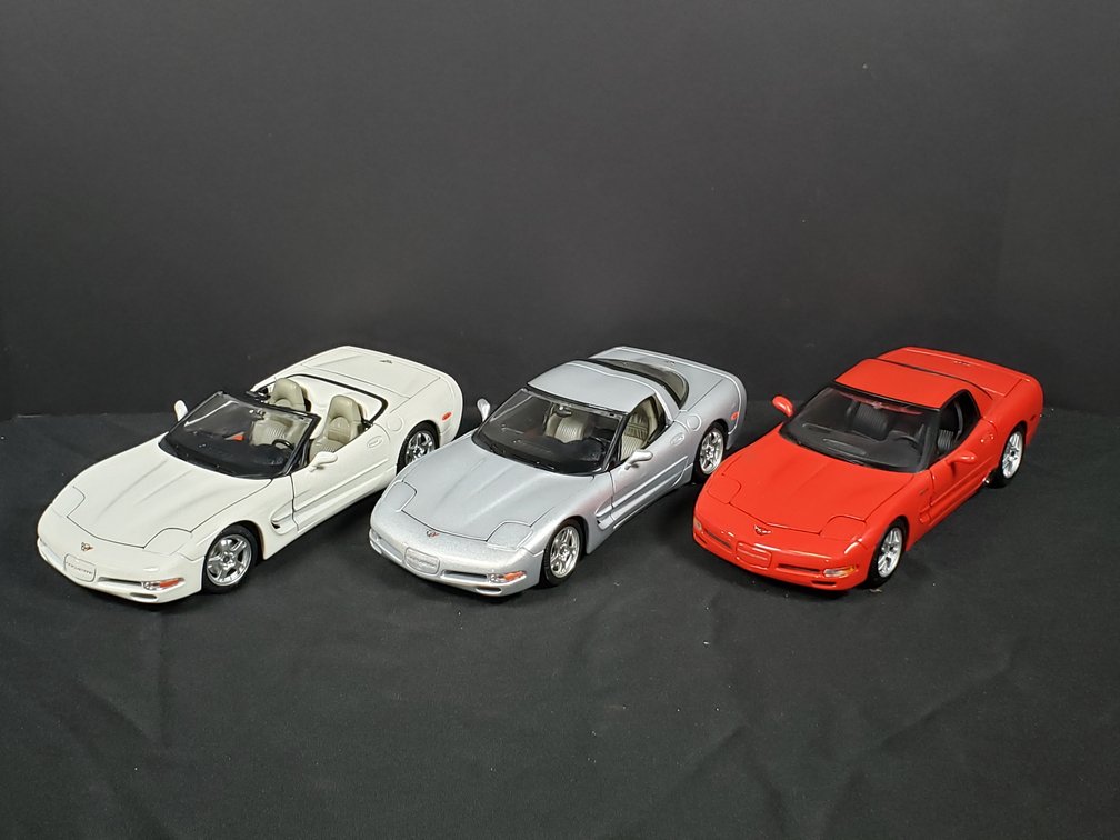 Corvette C5 1/18 Scale Die-Cast Model Cars