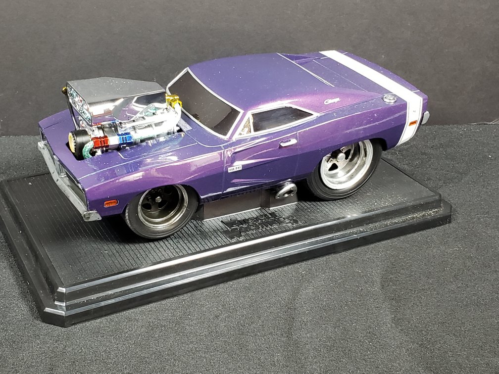 Muscle Machines HEMI Charger Diecast Model Car