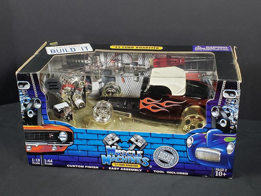 Muscle Machines '32 Ford Roadster Build It Diecast Model Kit