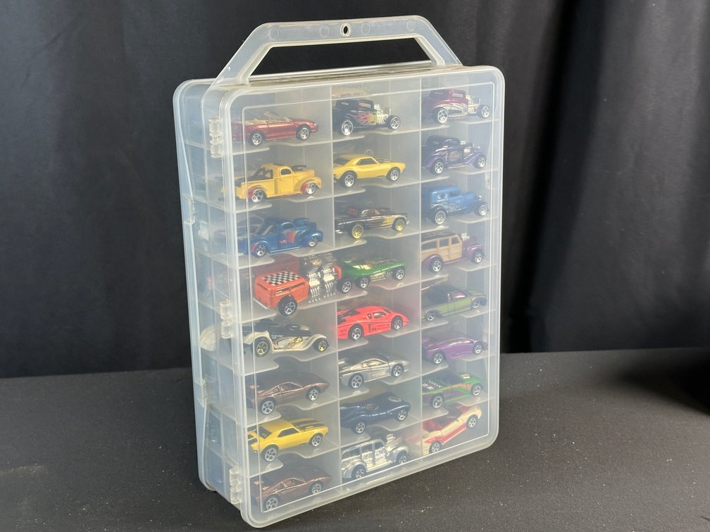 Plano Carrying Case with Hot Wheels Diecast Cars