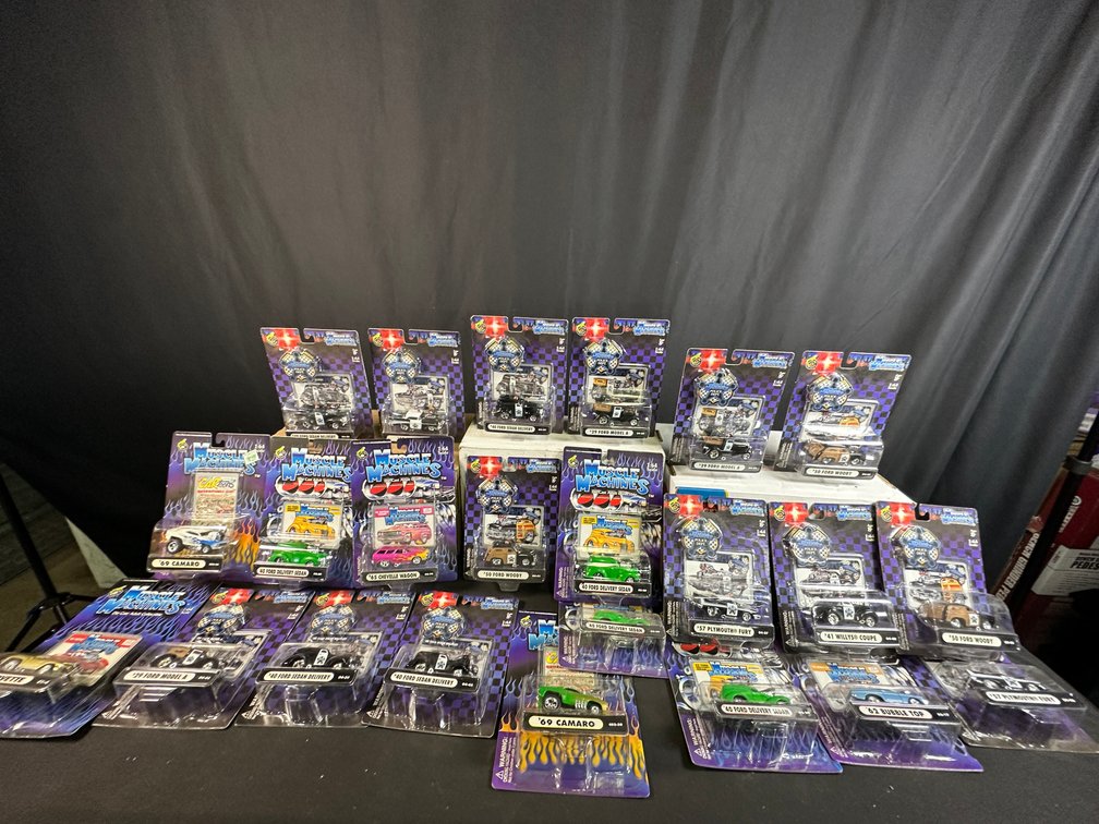 Muscle Machines 1:64 Scale Die-Cast Vehicles