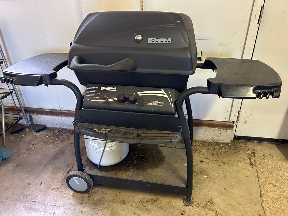 Kenmore Gas Grill with Propane Bottle
