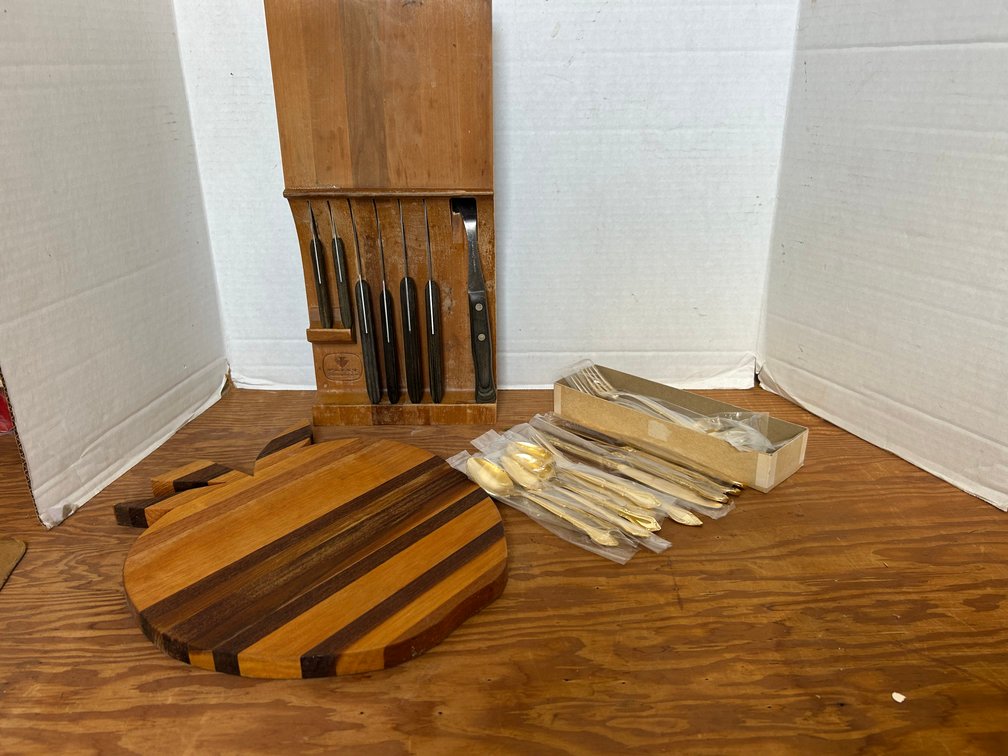 Knife Set with Wall Mount Holder, Wood Cutting Board, Gold Color Table Service