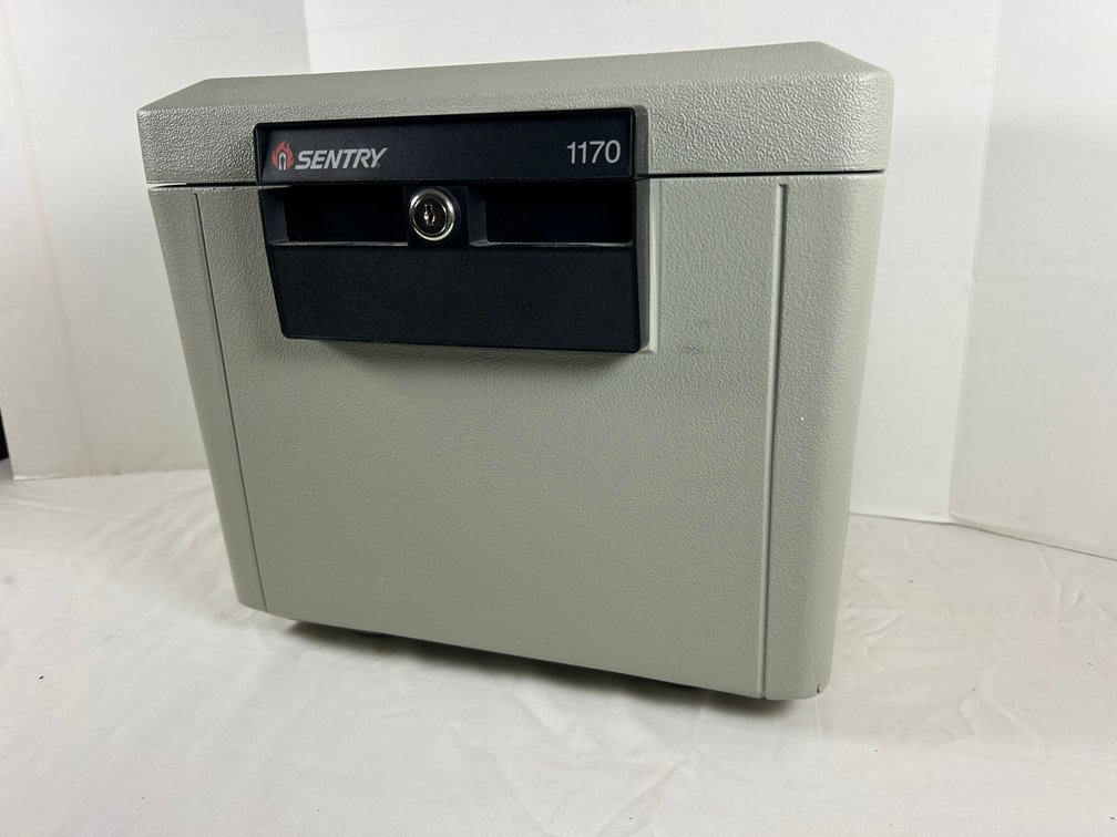 Sentry 1170 Fireproof Safe
