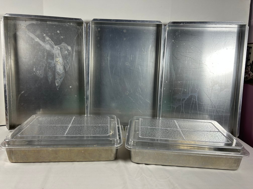 REMA Cake Pans with Plastic Lids (2) and Other Cake Pans