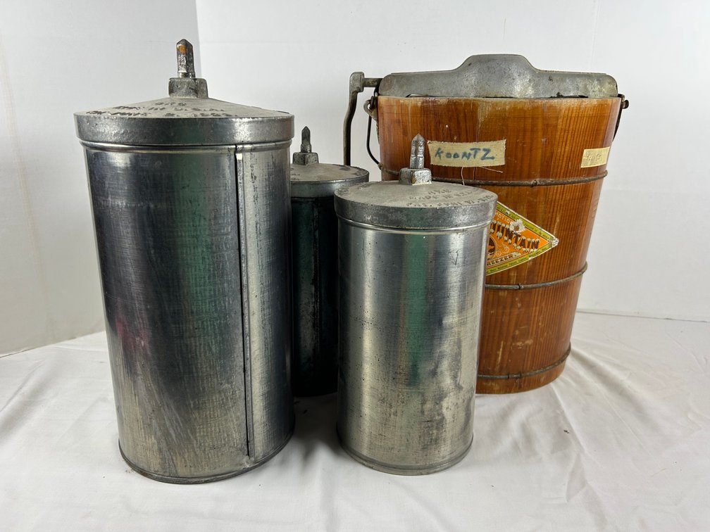 White Mountain Hand Crank Ice Cream Freezer