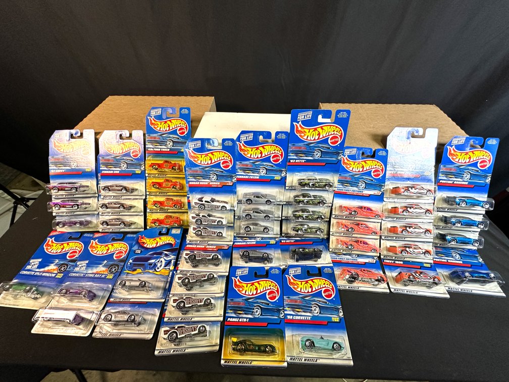 Hot Wheels 1:64 Scale Die-Cast Toy Vehicles