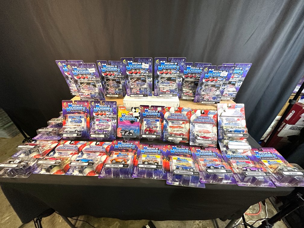 Muscle Machines 1:64 Scale Die-Cast Model Cars