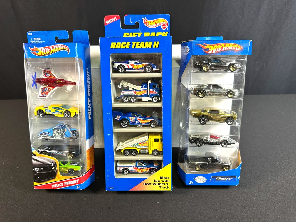 Hot Wheels 5-Car Die-Cast Vehicle Gift Packs