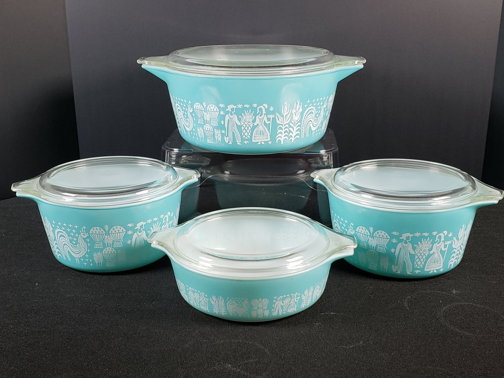 Pyrex Butterprint Turquoise Casserole Dishes with Lids