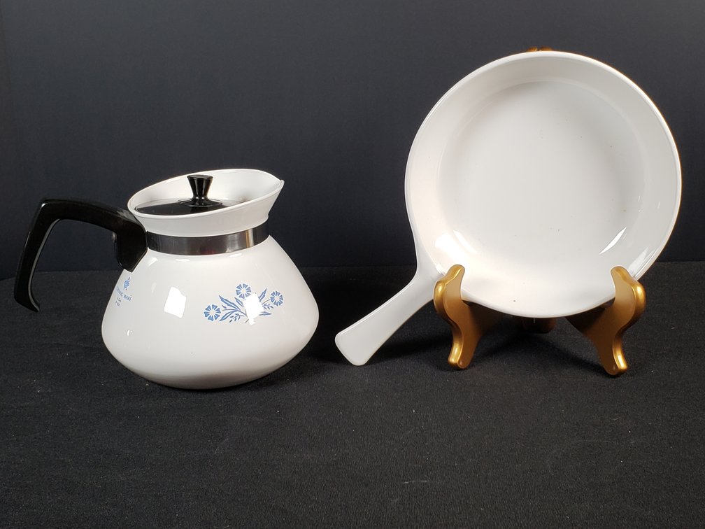 Corning Ware P-104 6-Cup Teapot and MW-83-B Browning Dish