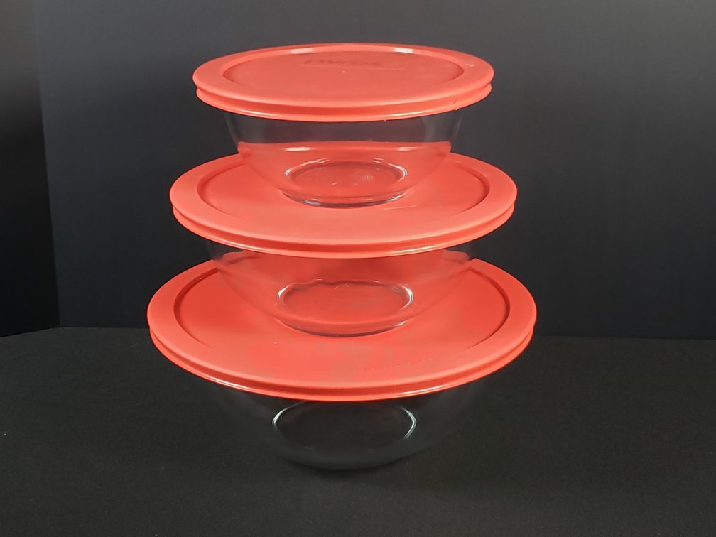 Pyrex Glass Nesting Bowls with Red Lids, Set of 3