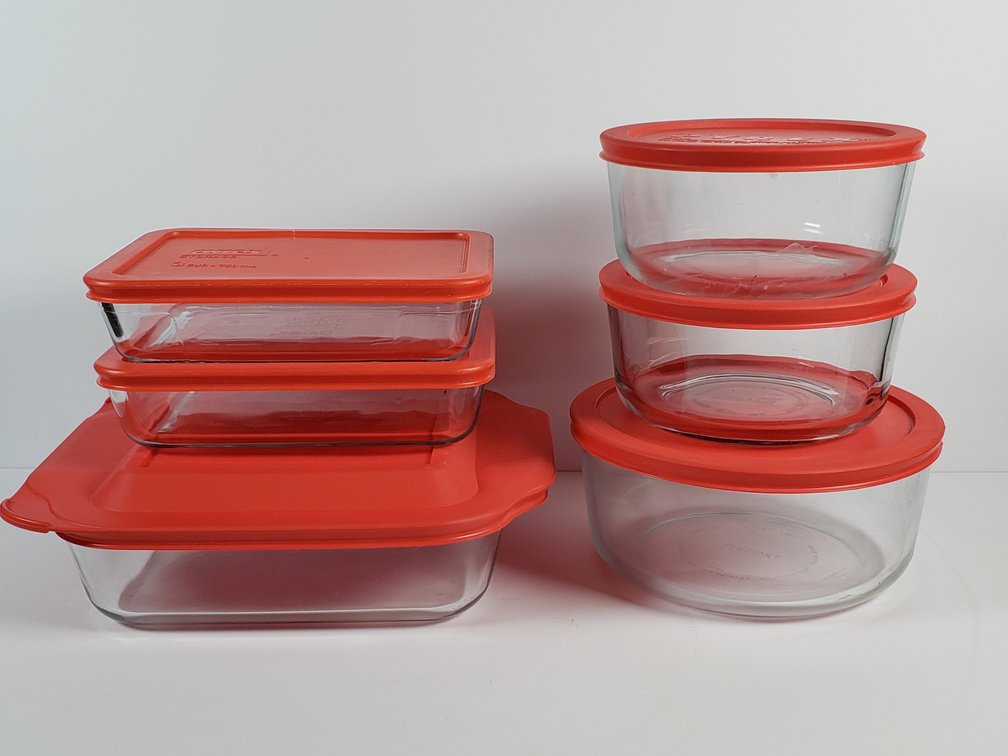 Pyrex Glass Food Storage Containers with Red Lids