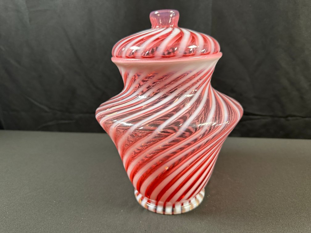 Art Glass Lidded Jar, Venus de Milo Statue, and Ceramic Planter
