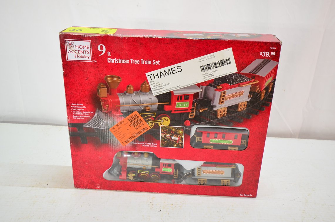 9' Christmas Tree Train Set