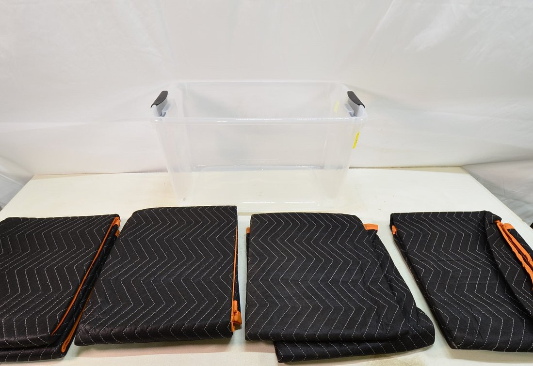(4) WEN 72 x 40 Moving Blankets