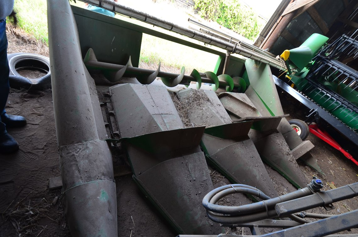 John Deere 444 Corn Head - Located in Rural Durand