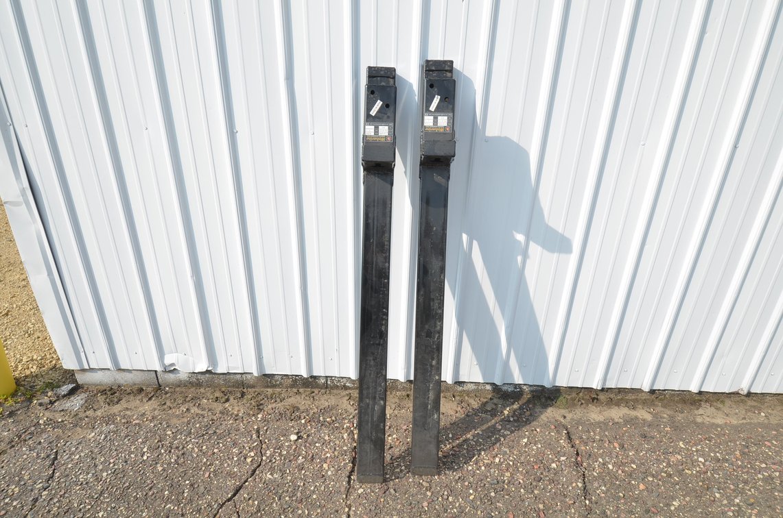 Wolverine Non-Adjustable Clip-On Pallet Fork