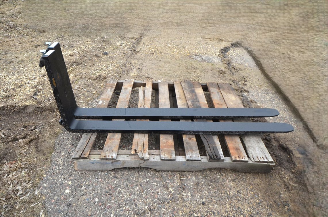 Wolverine 60" Pallet Fork Set