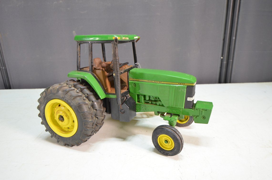 JD Tractor And Ertl Skid Loader, Accessories