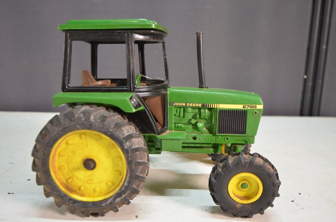 JD 2755 Ertl Die Cast Tractor