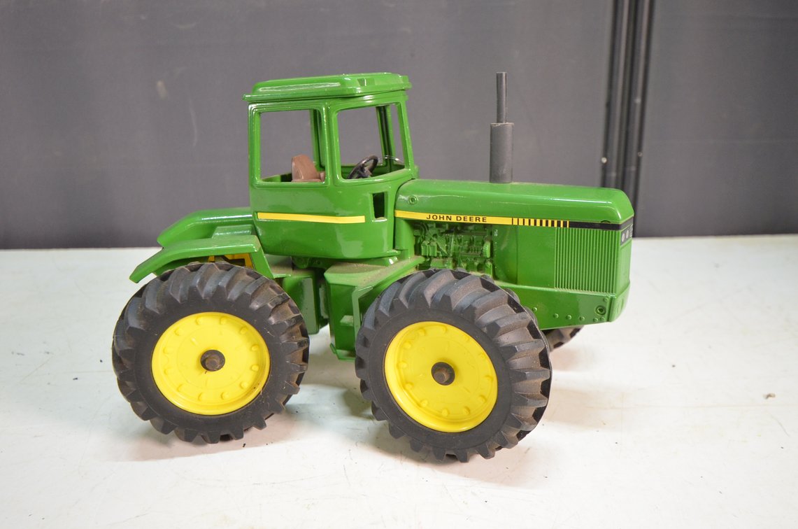 JD Articulating Ertl Die Cast Tractor