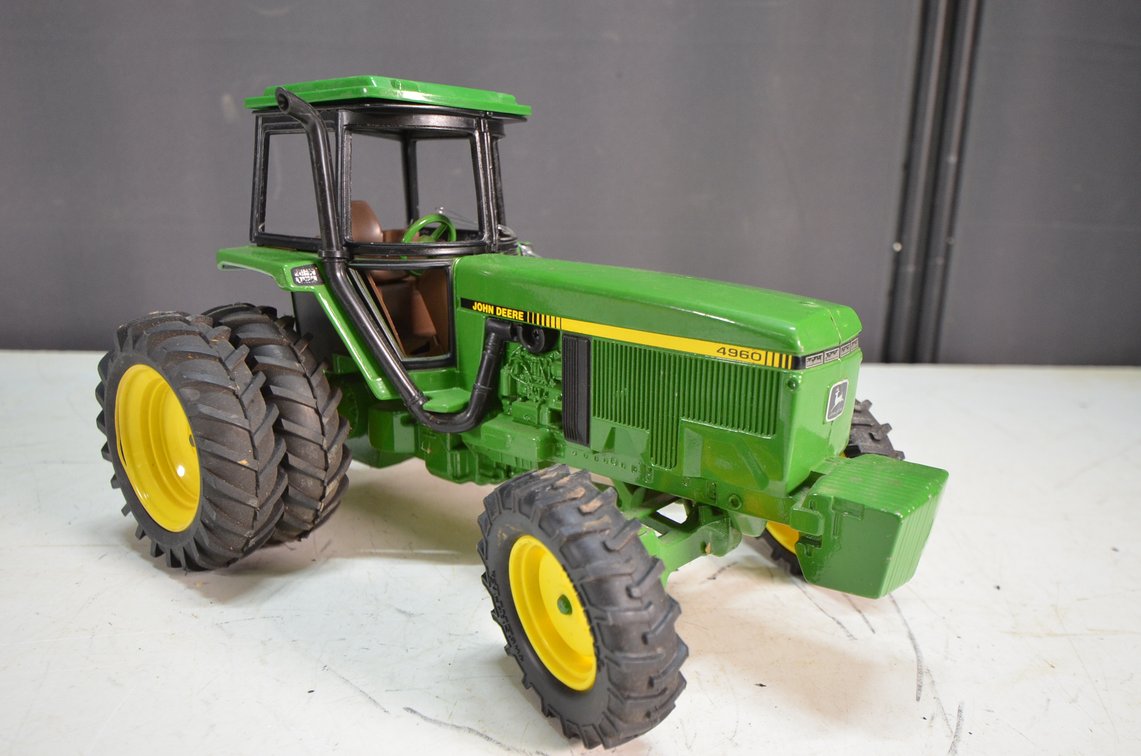 JD 4960 Ertl Die Cast Tractor