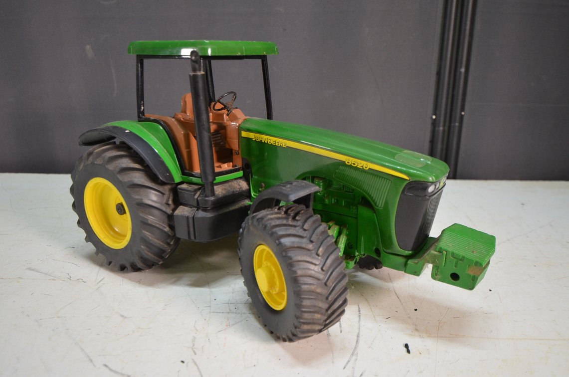 JD 8520 Ertl Die Cast Tractor