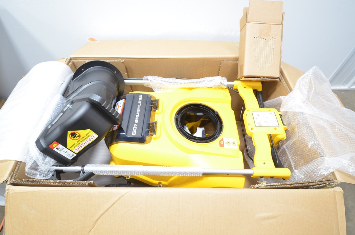 DeWalt 60V, 21 " Single Stage Snow Blower