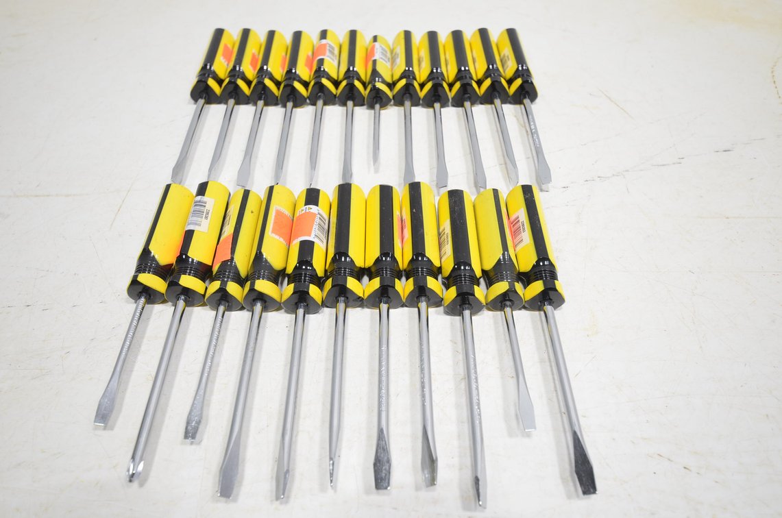 (23) 1/4" Slotted Screwdrivers