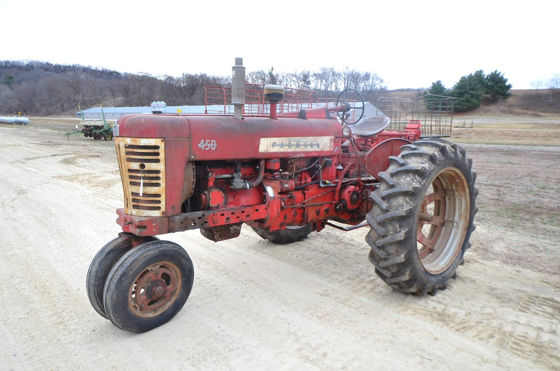 International Farmall 450 Tractor, Gas