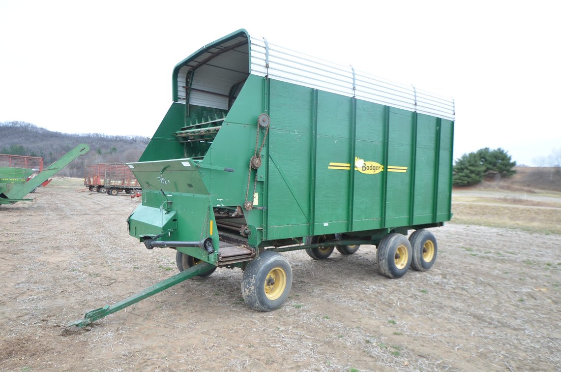 Badger BN 950 16' Chopper Box