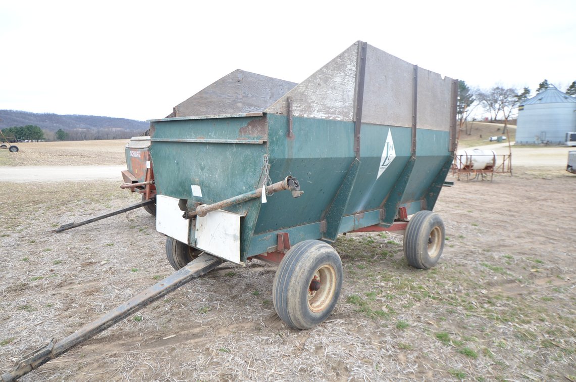 Lorenz MFG Rear Unload Wagon