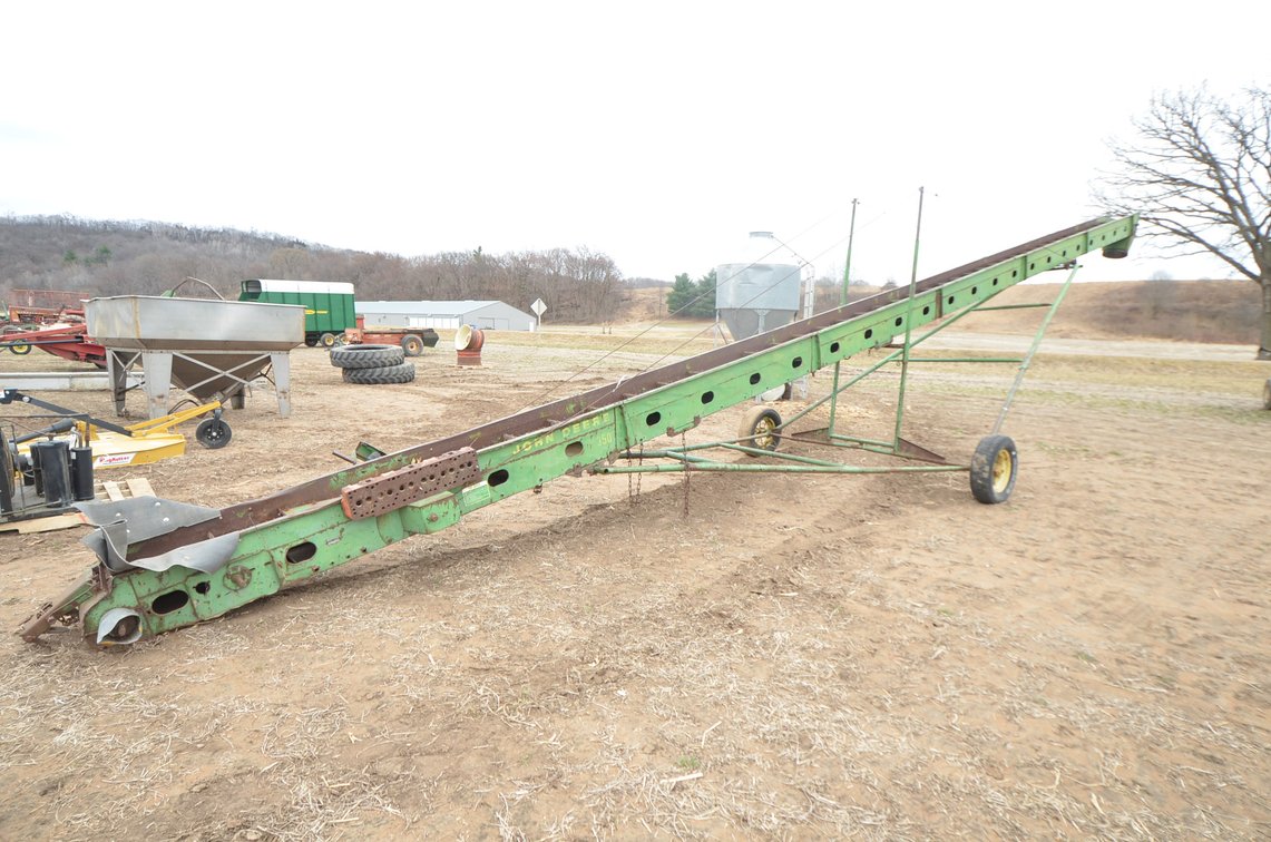 John Deere 350 Elevator