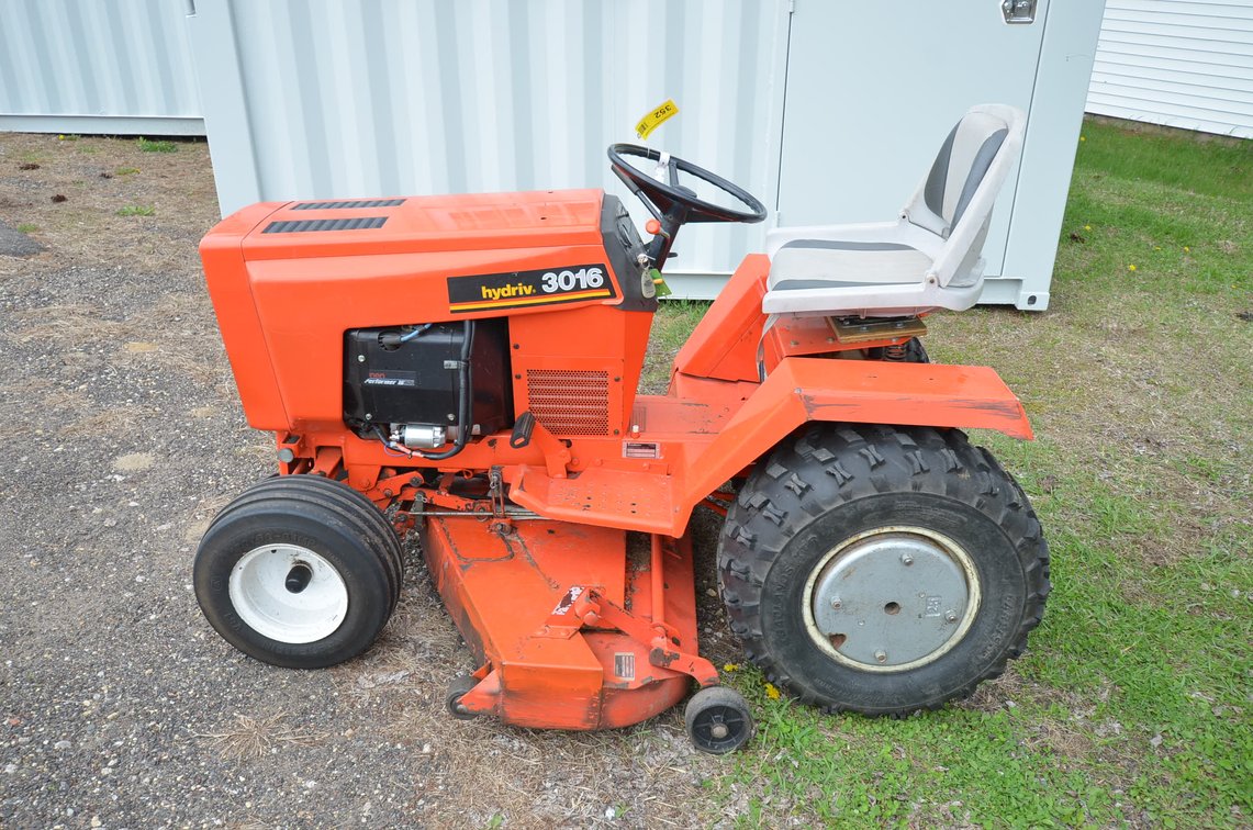 Ingersoll 3016 Hydriv Garden Tractor