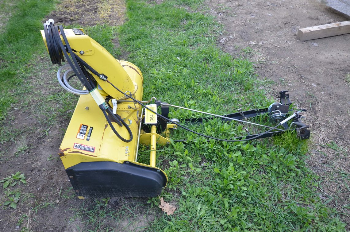 John Deere 42" Snow thrower