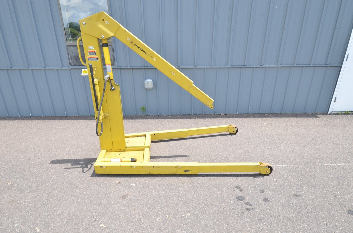 Interpac 2,000 Lb. Hydraulic Hoist
