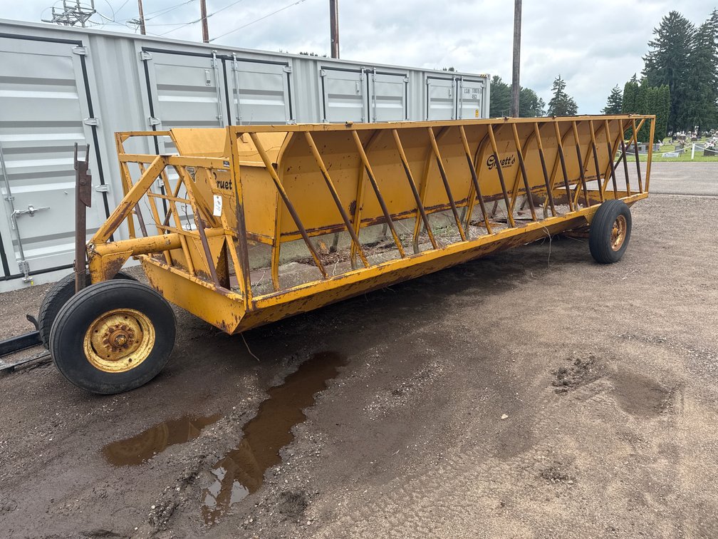 Gruett's 20' Feed Wagon