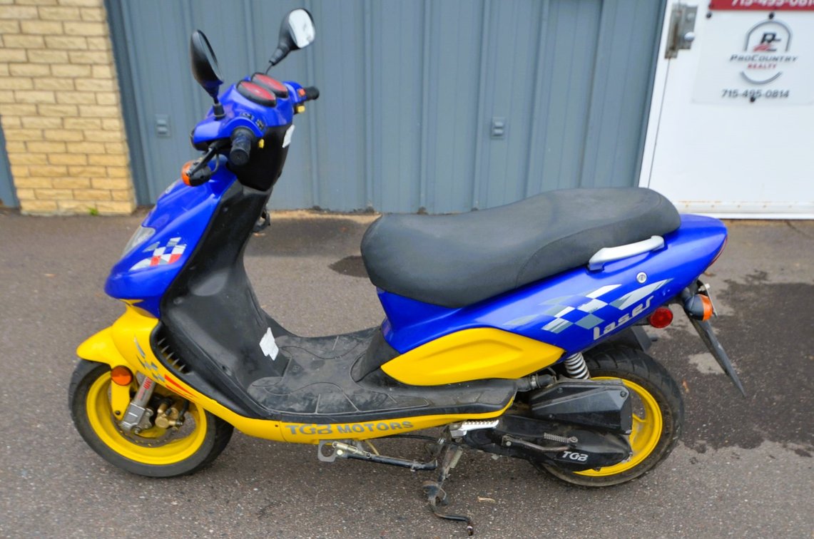 2004 Taiwan Golden Bee BR1-D Moped
