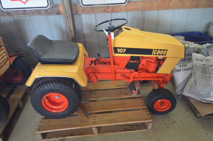 Image for Case 107 Garden Tractor