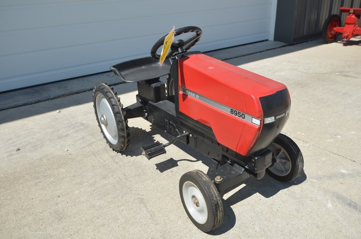 Image for Case IH 8950 Pedal Tractor