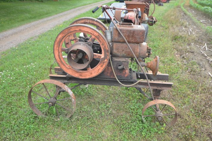 Image for 2.5 Hp Hit and Miss Engine on Cart