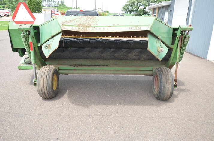 Image for John Deere 1209 Haybine