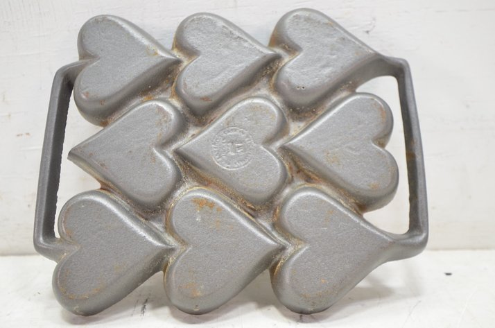Image for Cast Iron Heart Pan