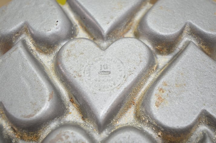 Image for Cast Iron Heart Pan
